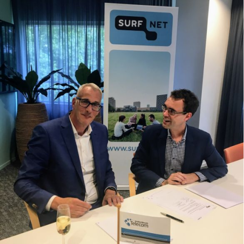 Ondertekening contract SURFnet.PNG